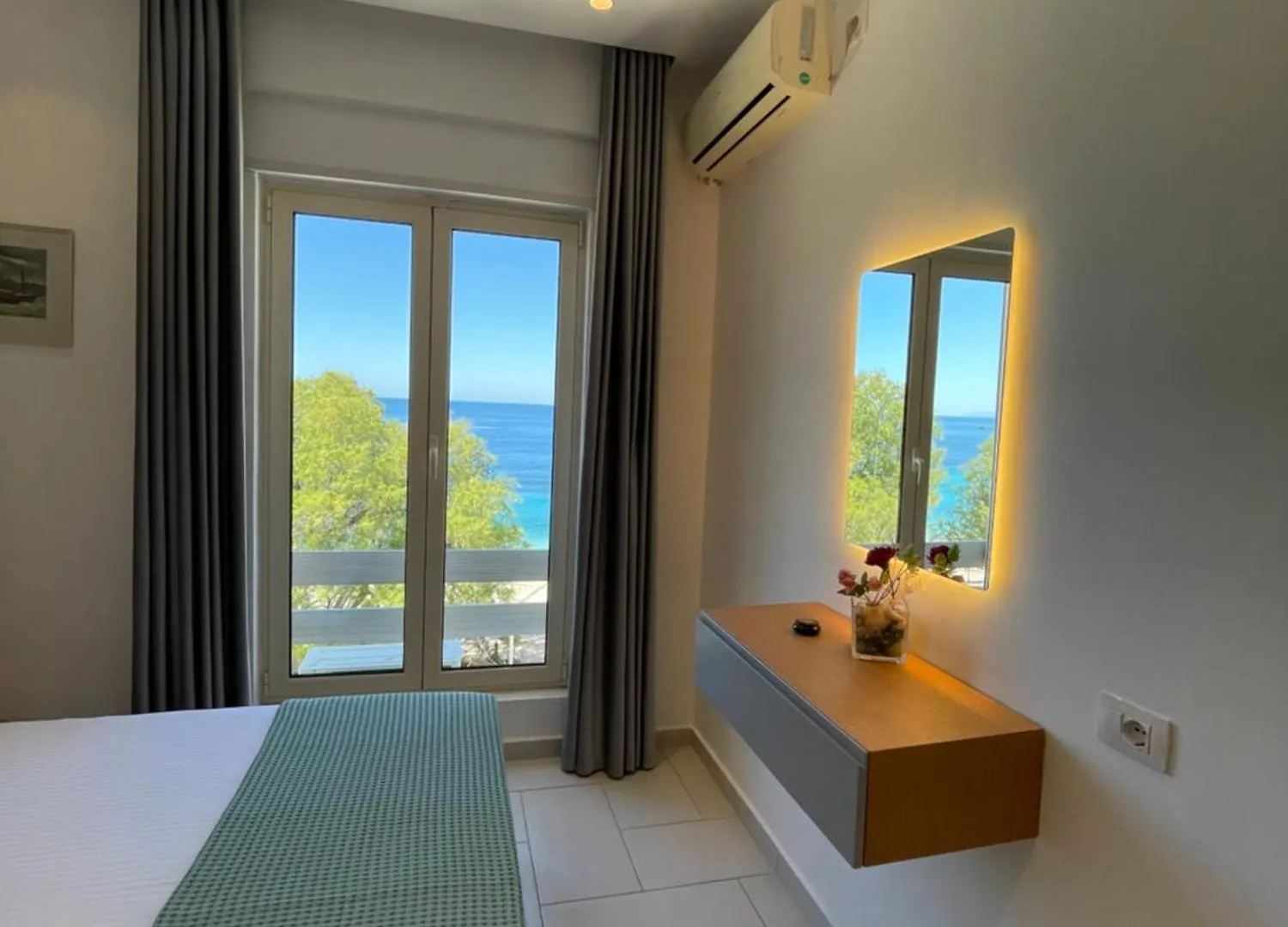 George Apartments Himare