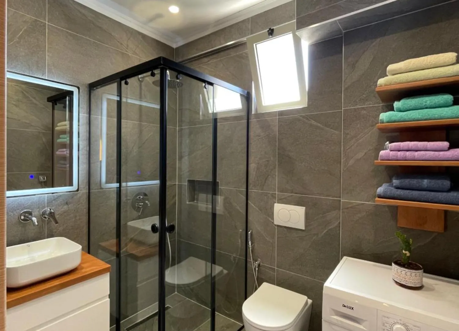 George Apartments Himare
